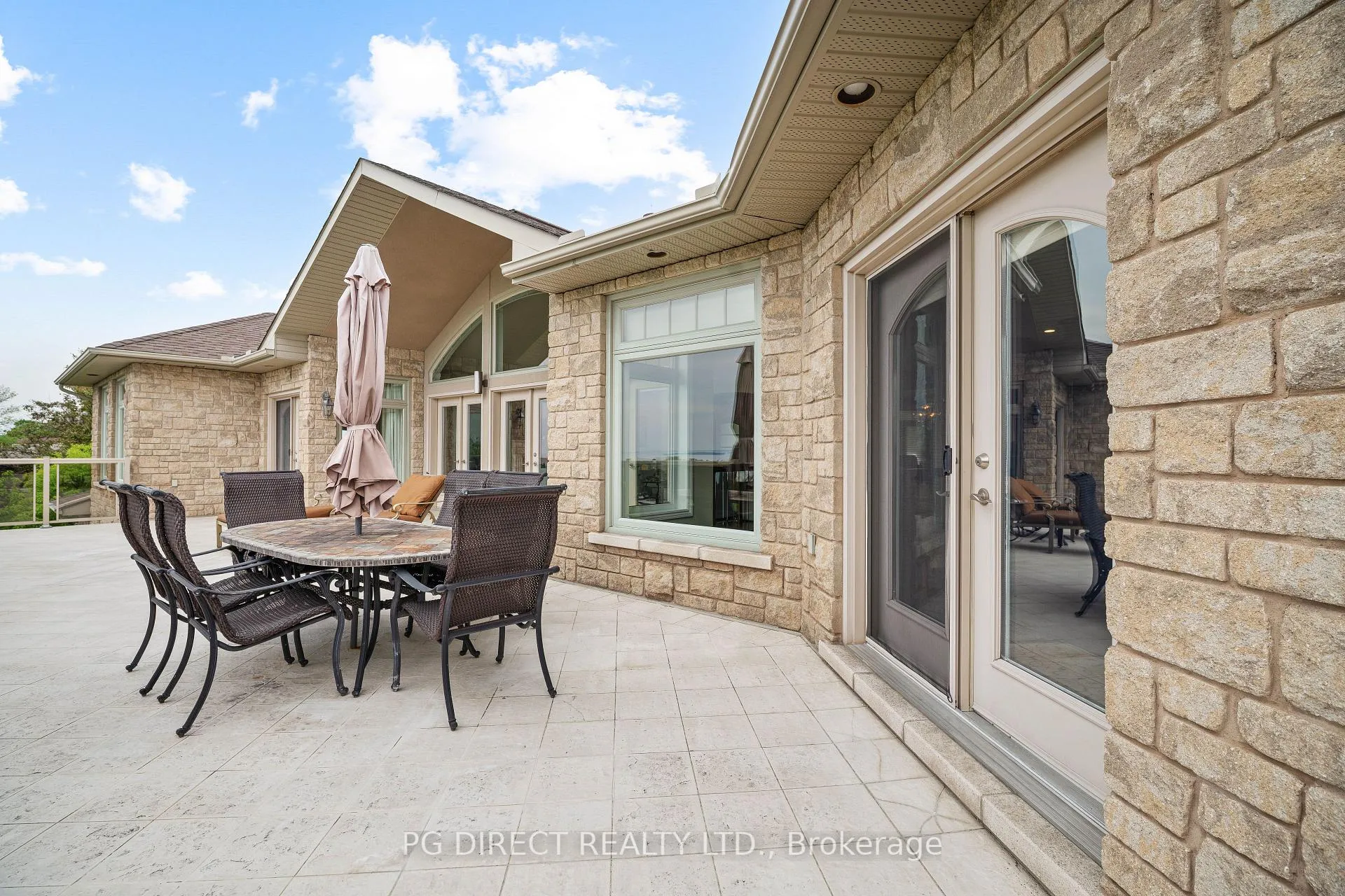 Photo 18 of 427 Surrey Drive, North Bay, Airport — HOMEH
