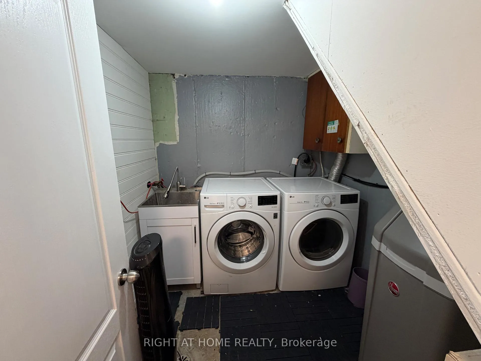 Photo 13 of Unit BSMT, 48 Langstone Crescent, Halton Hills, Georgetown — HOMEH