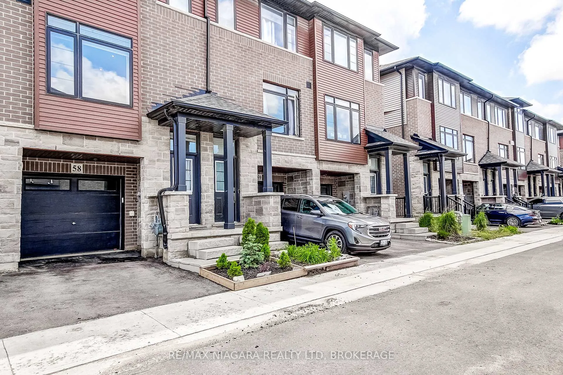 Photo 3 of Unit 58, 461 Blackburn Drive, Brantford, Empire South — HOMEH