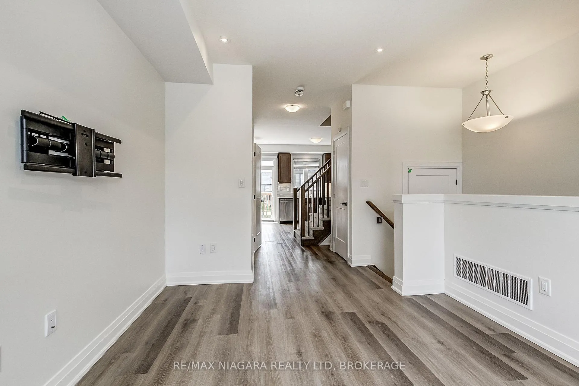 Photo 10 of Unit 58, 461 Blackburn Drive, Brantford, Empire South — HOMEH