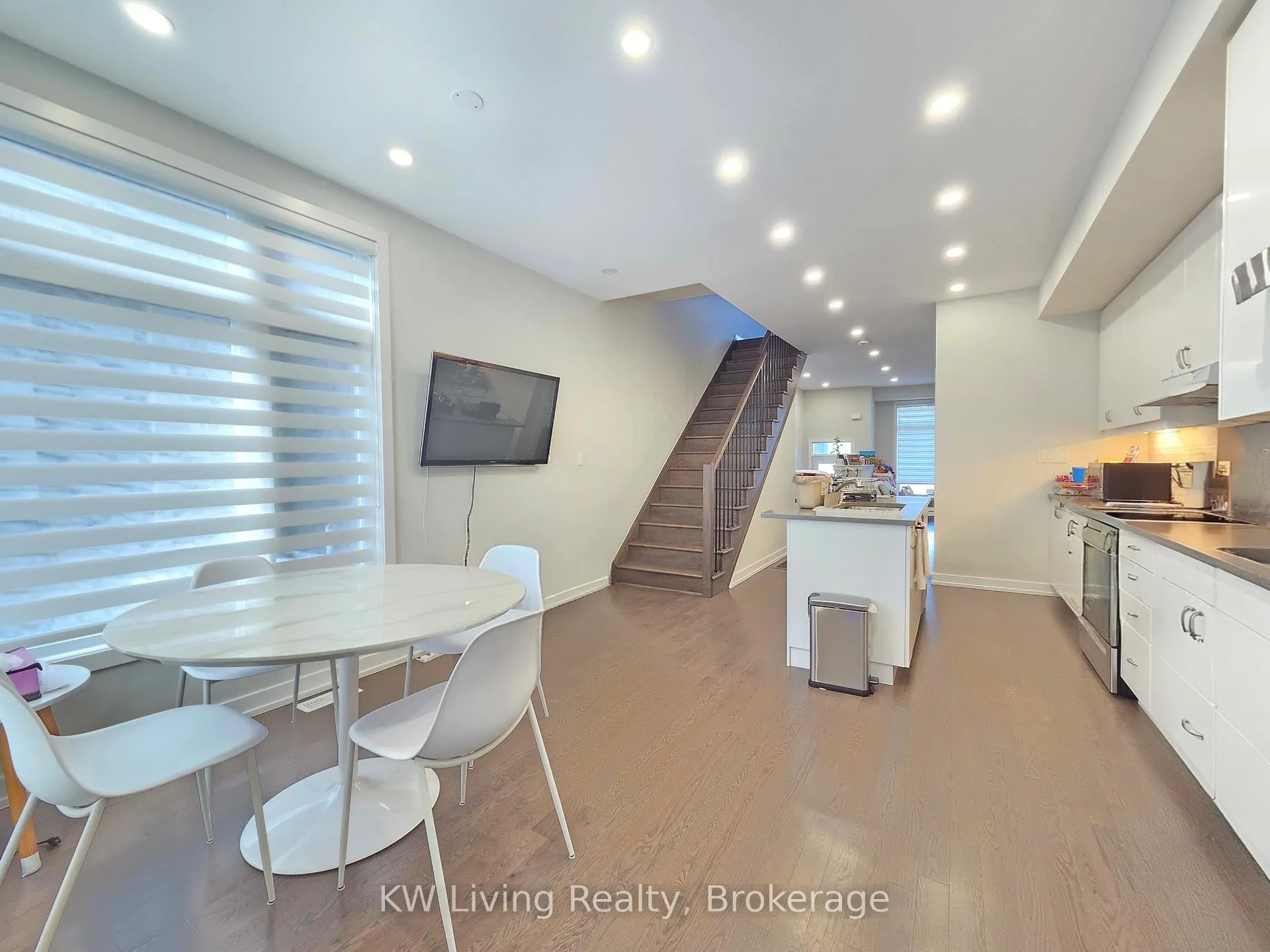 Photo 5 of 2172 Donald Cousens Parkway, Markham, Cornell — HOMEH