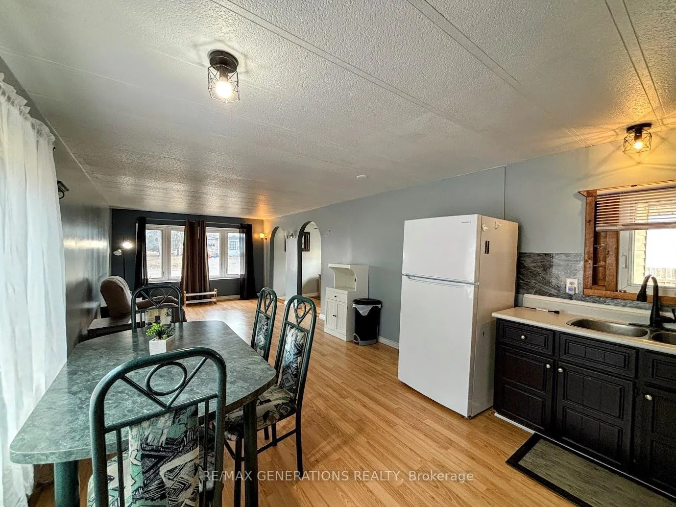 Photo 3 of 25 Coveney Street, Marathon — HOMEH