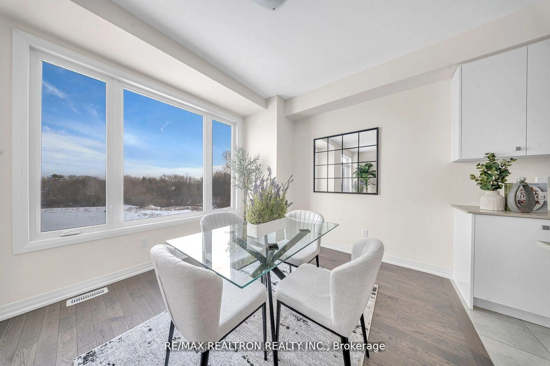 Photo 11 of 1053 Zircon Manor, Pickering, Rural Pickering — HOMEH