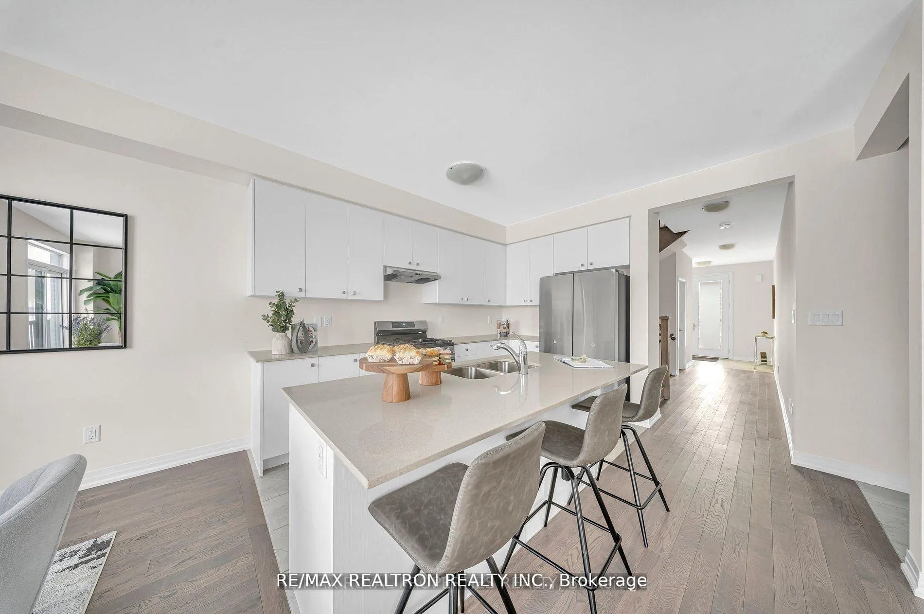 Photo 13 of 1053 Zircon Manor, Pickering, Rural Pickering — HOMEH