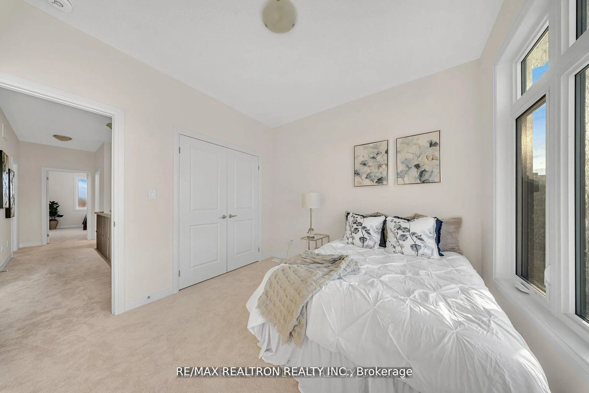 Photo 22 of 1053 Zircon Manor, Pickering, Rural Pickering — HOMEH