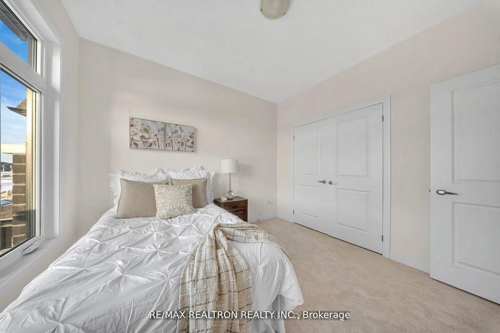 Photo 25 of 1053 Zircon Manor, Pickering, Rural Pickering — HOMEH