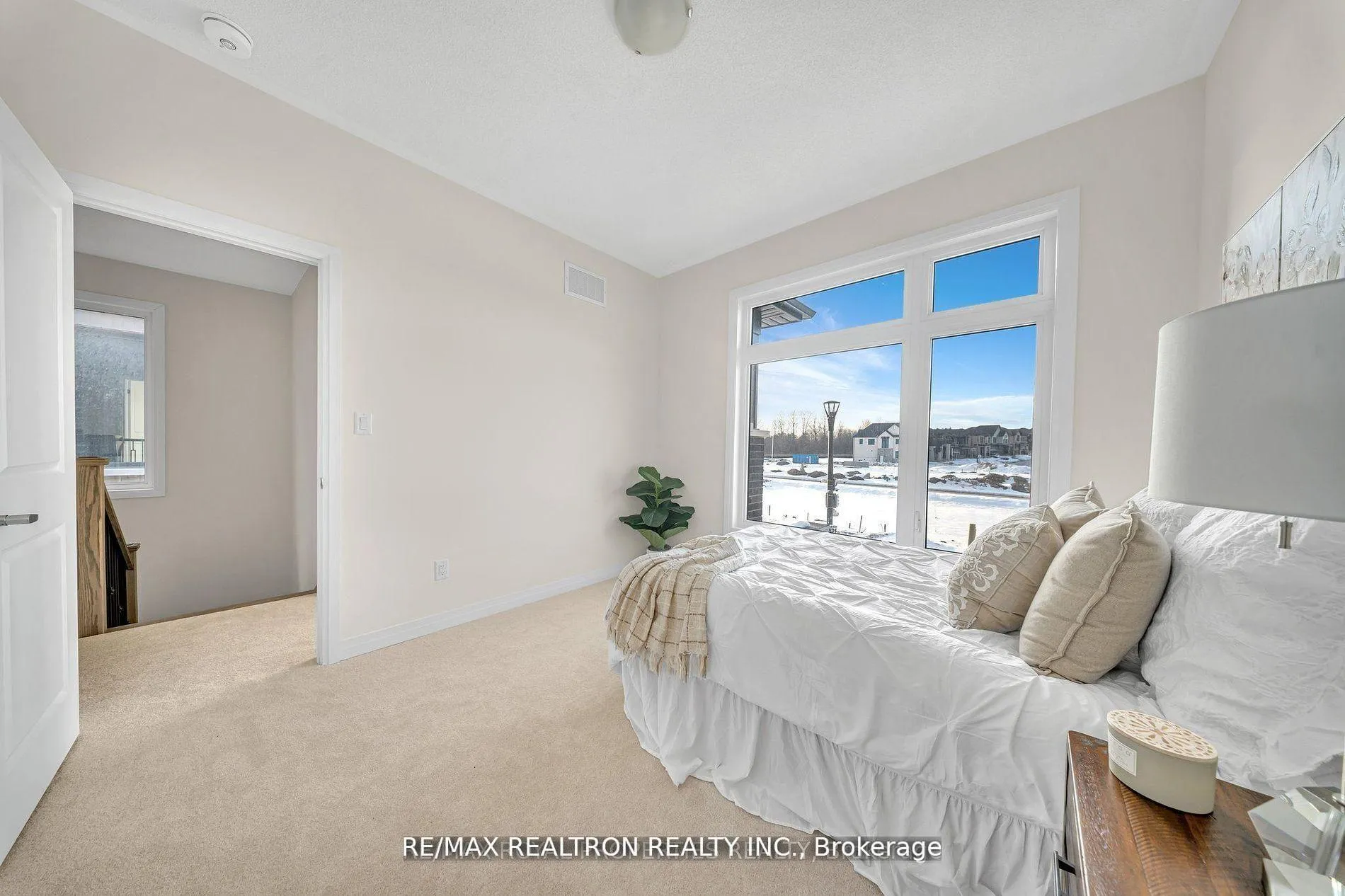Photo 26 of 1053 Zircon Manor, Pickering, Rural Pickering — HOMEH