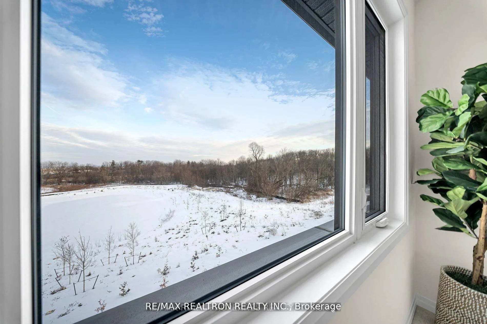 Photo 33 of 1053 Zircon Manor, Pickering, Rural Pickering — HOMEH
