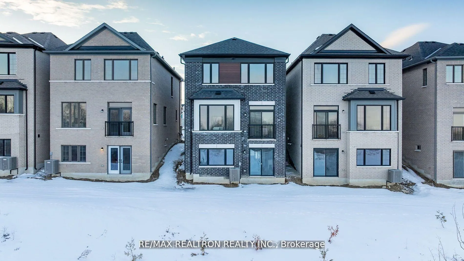 Photo 38 of 1053 Zircon Manor, Pickering, Rural Pickering — HOMEH