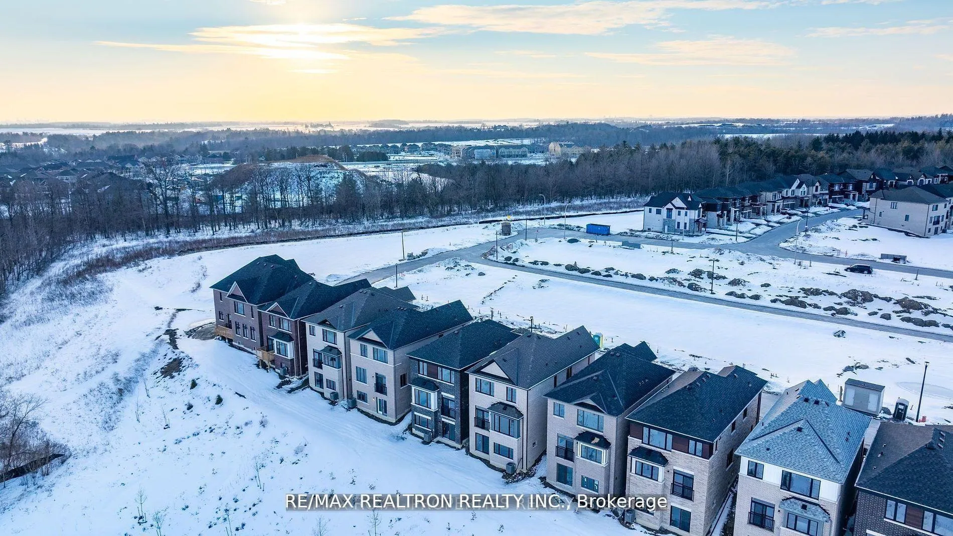 Photo 41 of 1053 Zircon Manor, Pickering, Rural Pickering — HOMEH