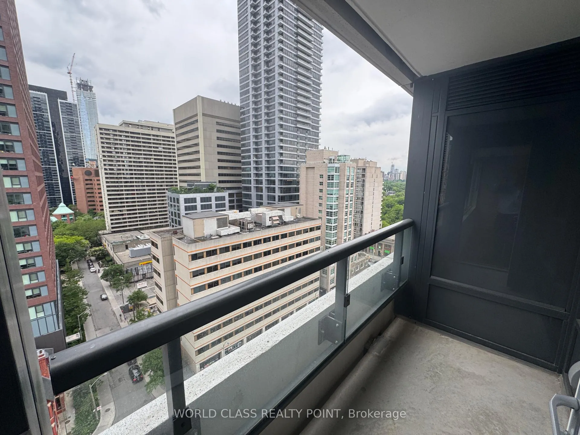 Photo 8 of Unit 1503, 609 Sherbourne Street, Toronto, North St. James Town — HOMEH
