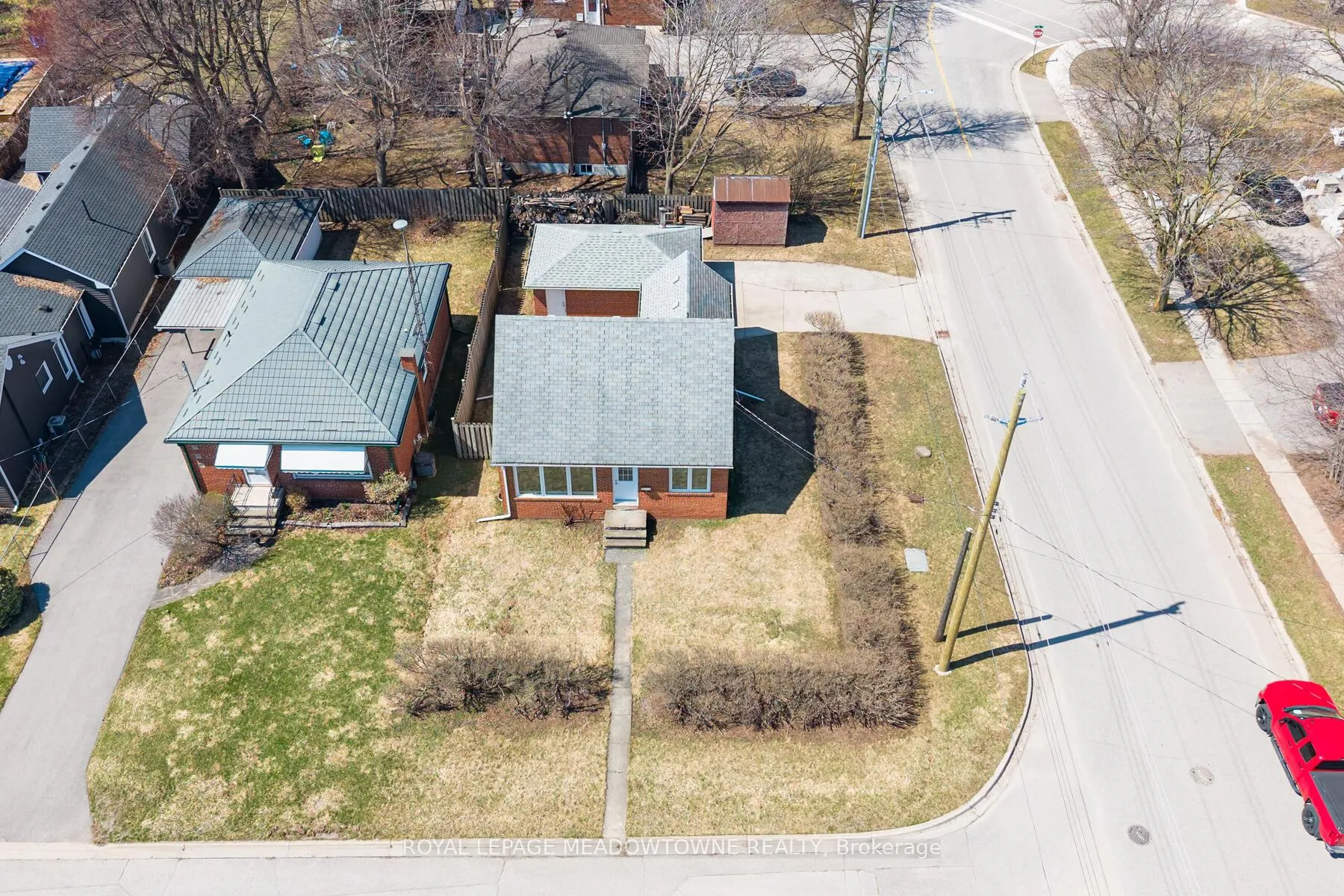 Photo 2 of 3 Bard Lane, Halton Hills, Georgetown — HOMEH