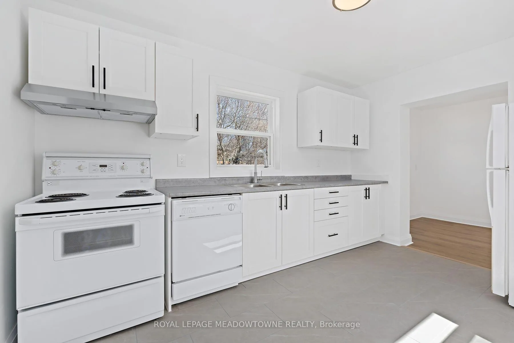 Photo 12 of 3 Bard Lane, Halton Hills, Georgetown — HOMEH