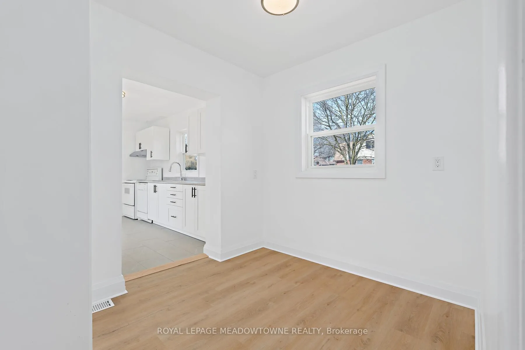 Photo 16 of 3 Bard Lane, Halton Hills, Georgetown — HOMEH
