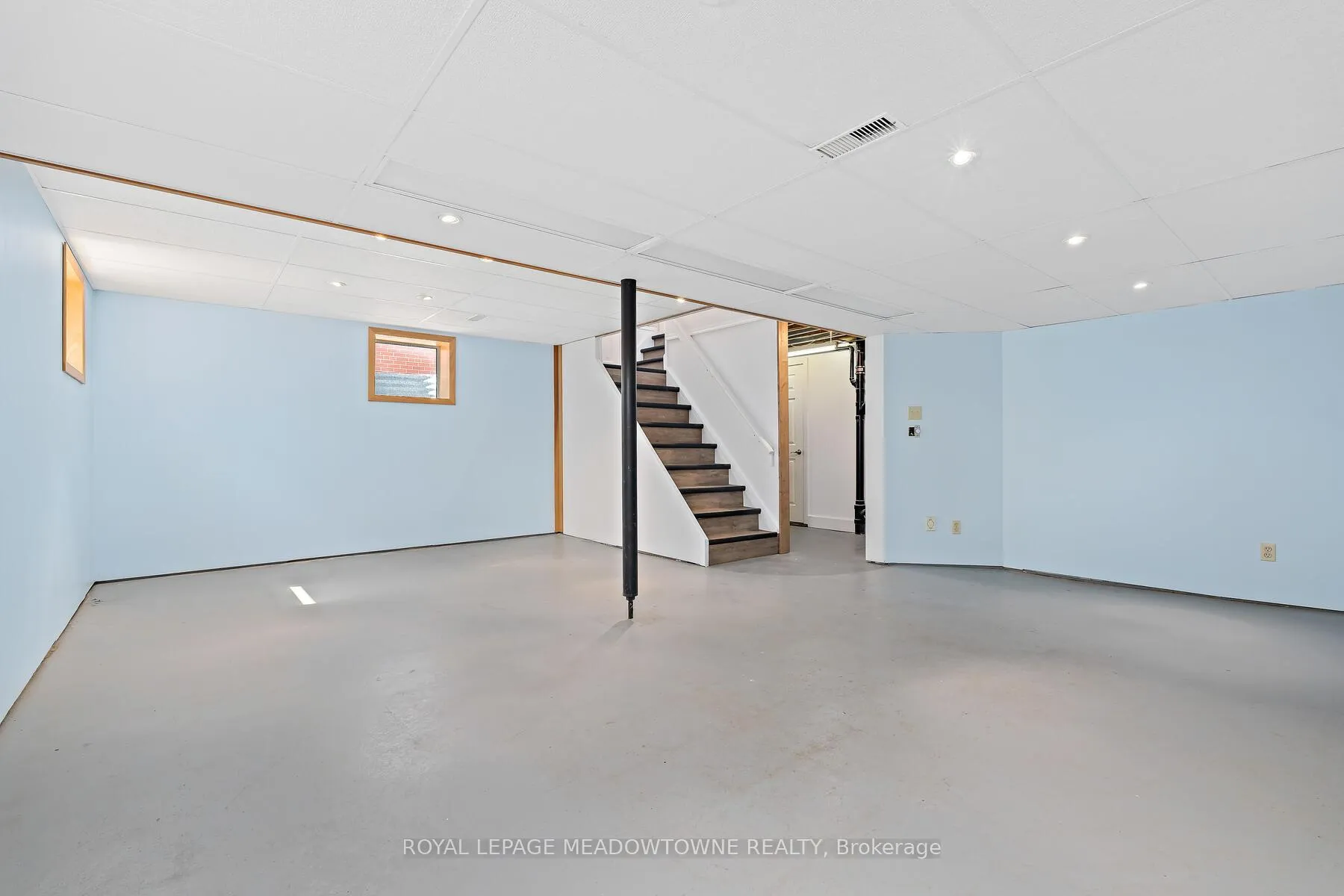 Photo 23 of 3 Bard Lane, Halton Hills, Georgetown — HOMEH