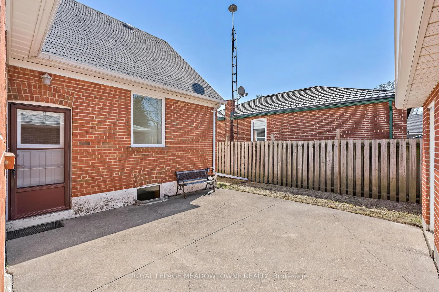 Photo 29 of 3 Bard Lane, Halton Hills, Georgetown — HOMEH
