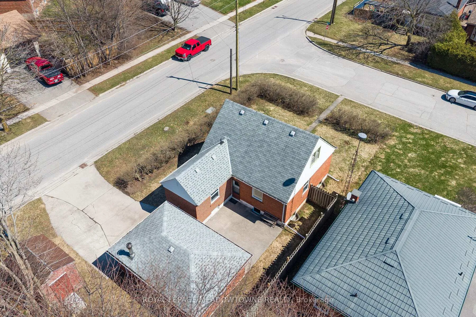 Photo 30 of 3 Bard Lane, Halton Hills, Georgetown — HOMEH
