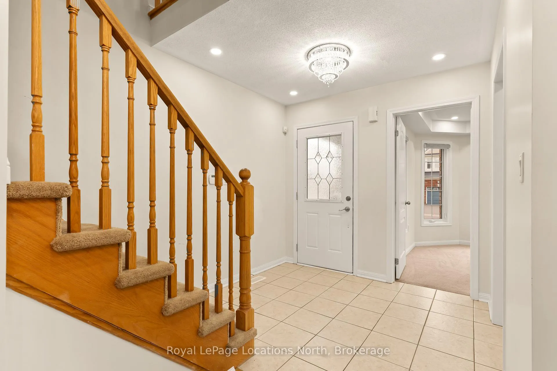 Photo 4 of 16 Ferris Lane, New Tecumseth, Alliston — HOMEH