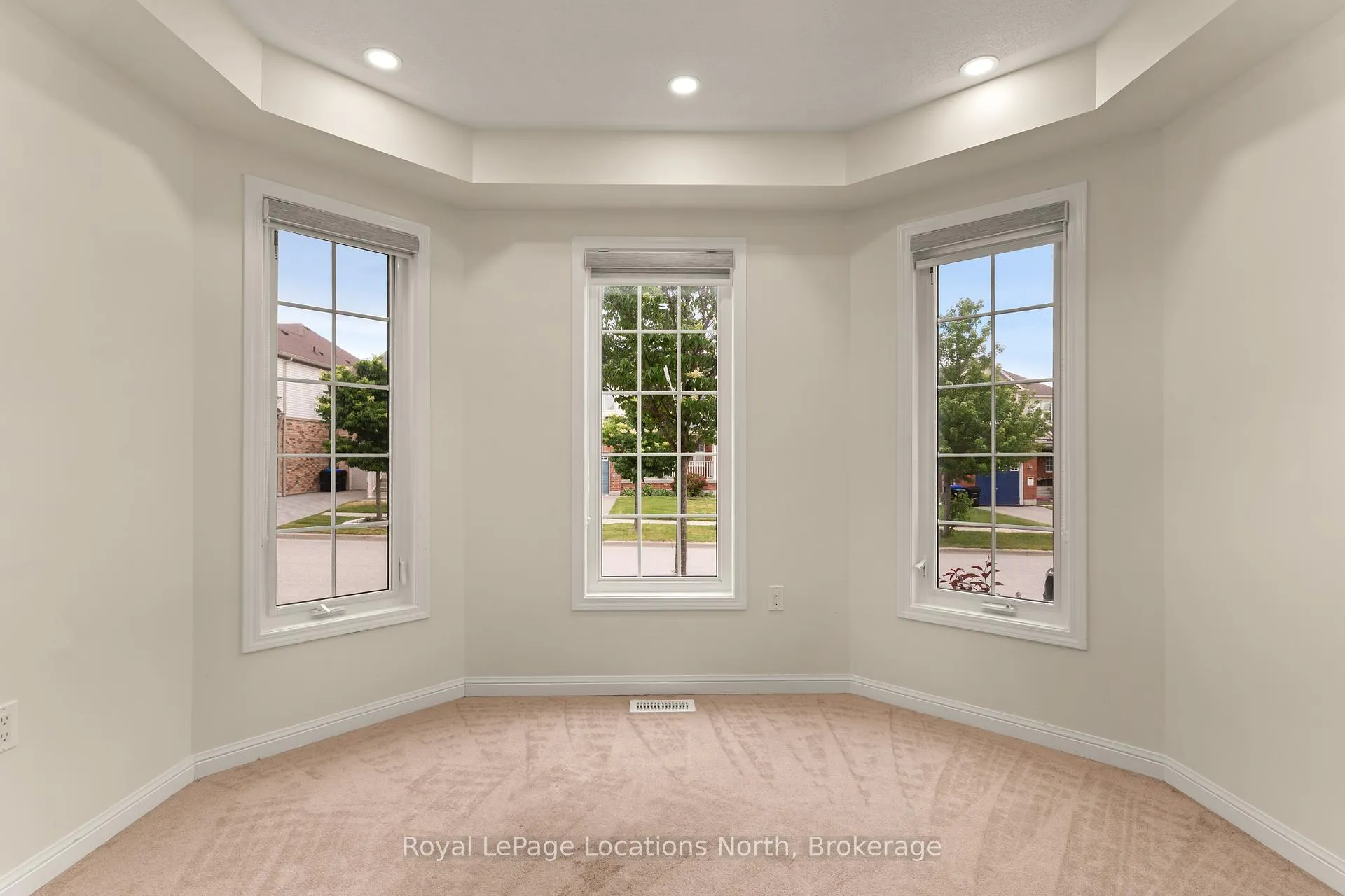 Photo 5 of 16 Ferris Lane, New Tecumseth, Alliston — HOMEH