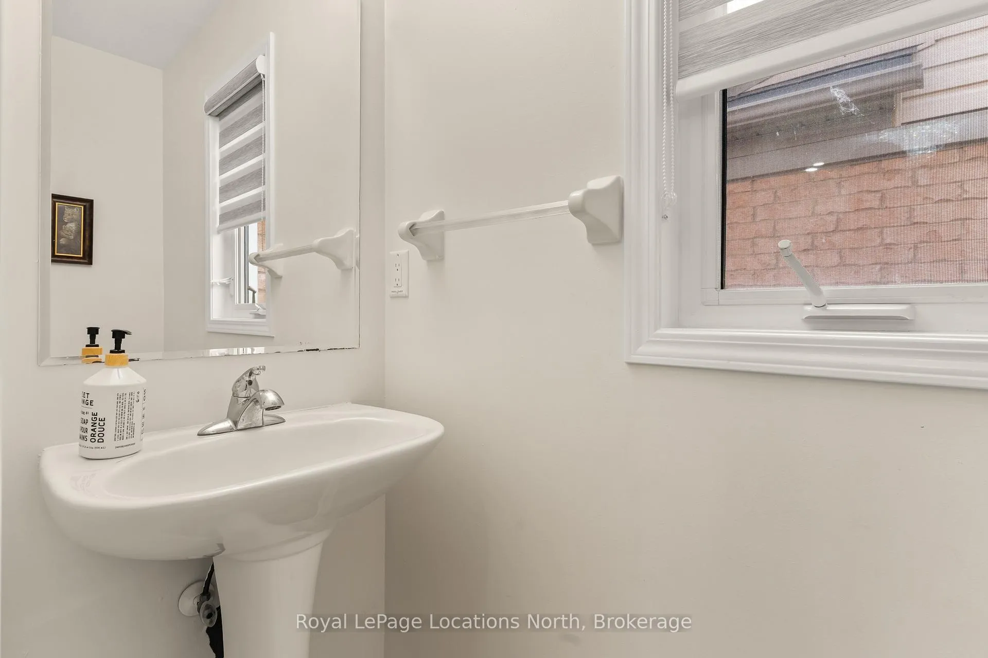 Photo 7 of 16 Ferris Lane, New Tecumseth, Alliston — HOMEH
