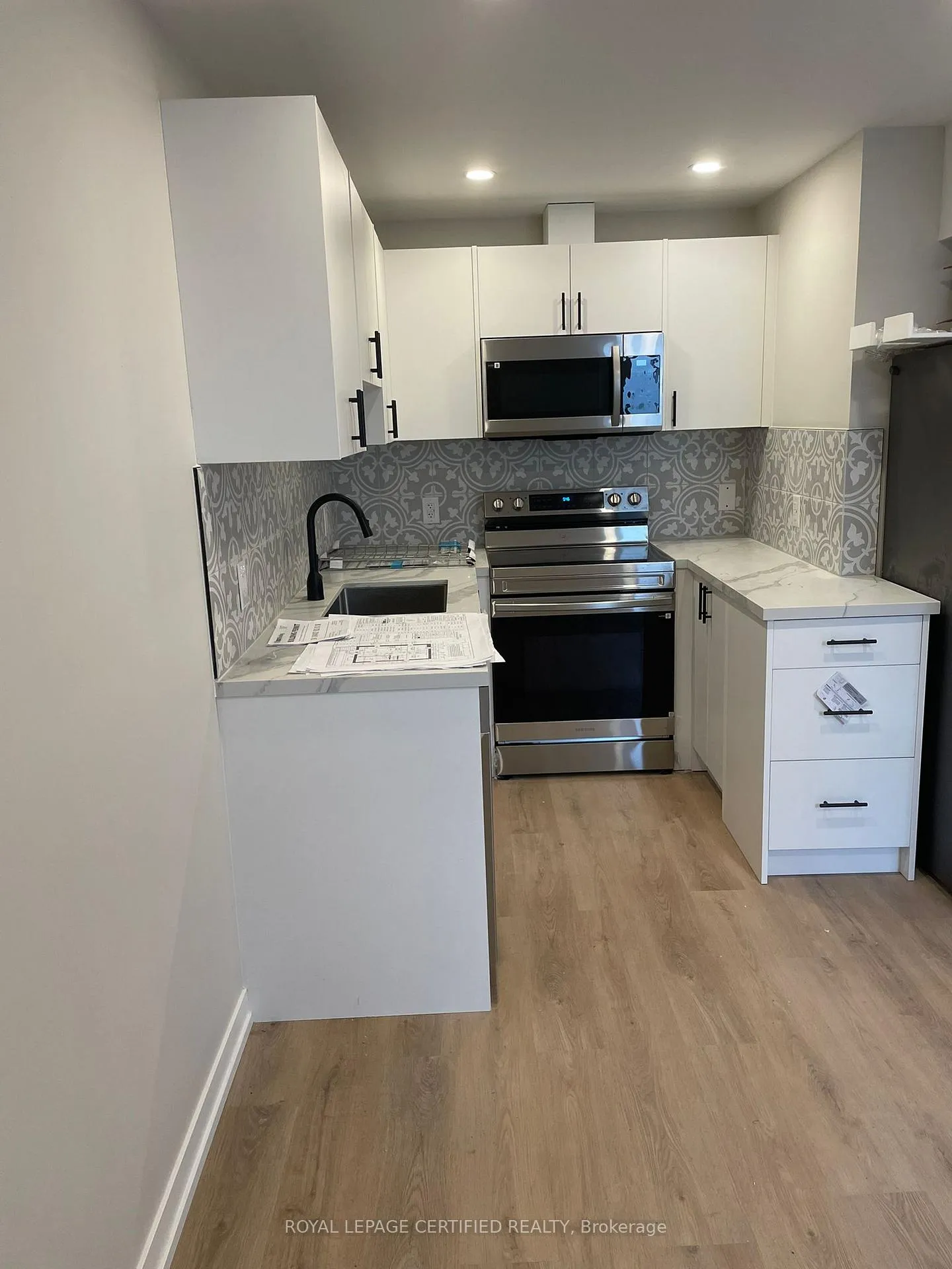 Photo 6 of 48 Frances Avenue, Etobicoke, Stonegate-Queensway — HOMEH
