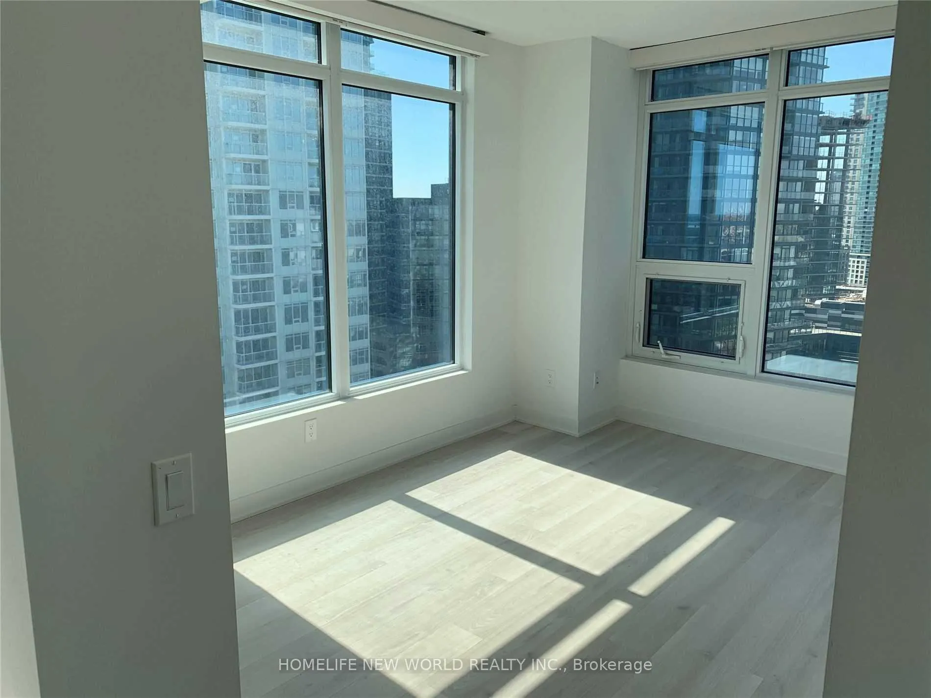 Photo 5 of Unit 1502, 70 Queens Wharf Road, Toronto, Waterfront Communities — HOMEH