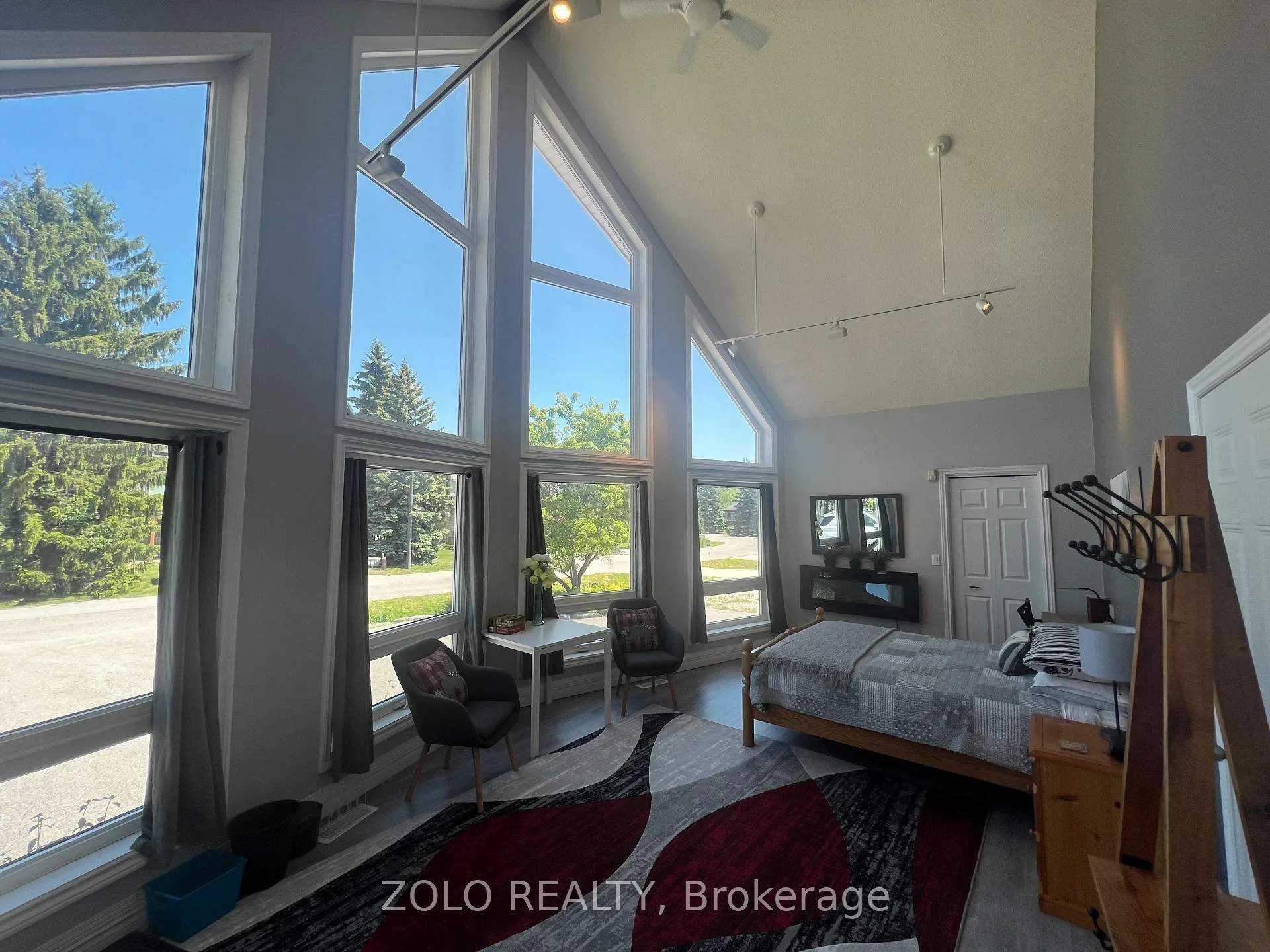 Photo 2 of 112 carmichael Crescent, Blue Mountains — HOMEH