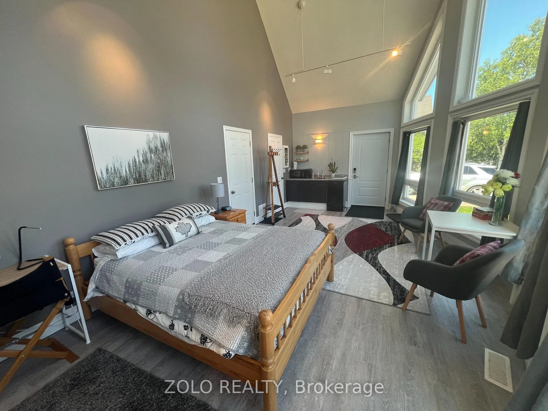 Photo 3 of 112 carmichael Crescent, Blue Mountains — HOMEH