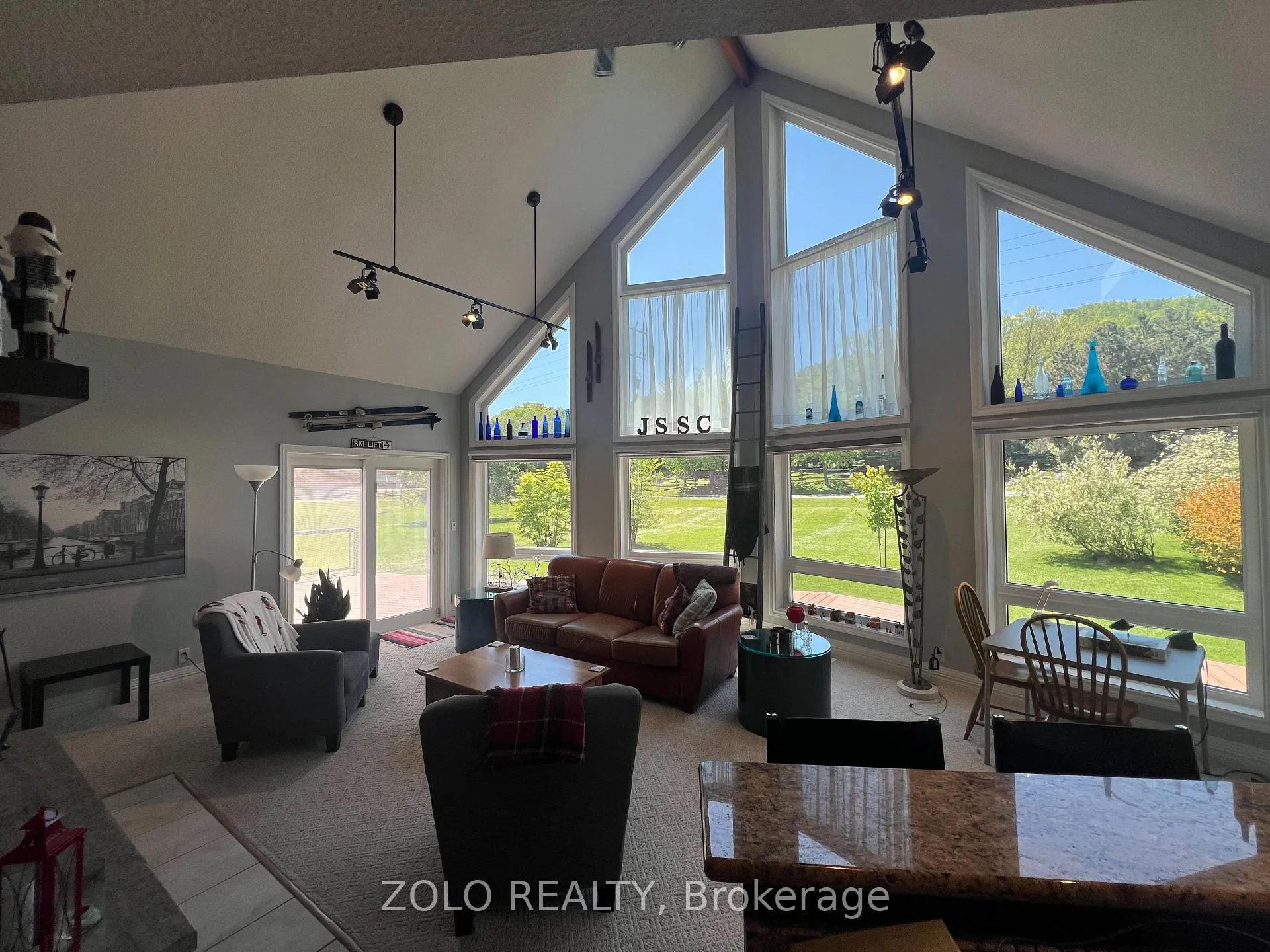 Photo 8 of 112 carmichael Crescent, Blue Mountains — HOMEH