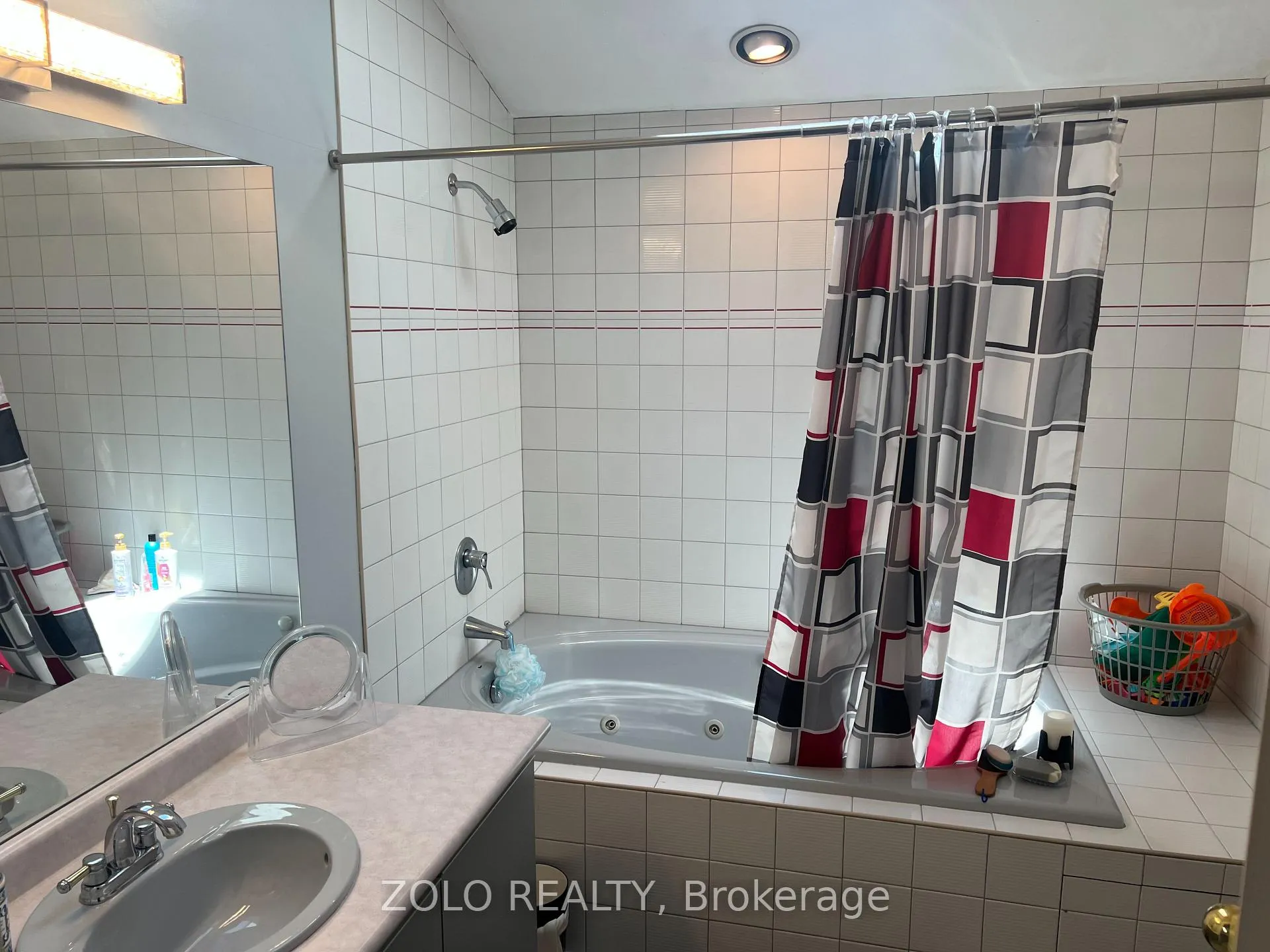 Photo 14 of 112 carmichael Crescent, Blue Mountains — HOMEH