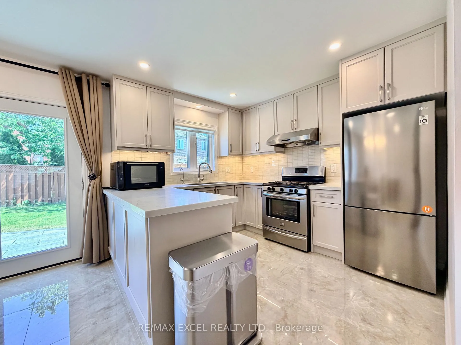 Photo 2 of 81 Alfred Paterson Drive, Markham, Greensborough — HOMEH