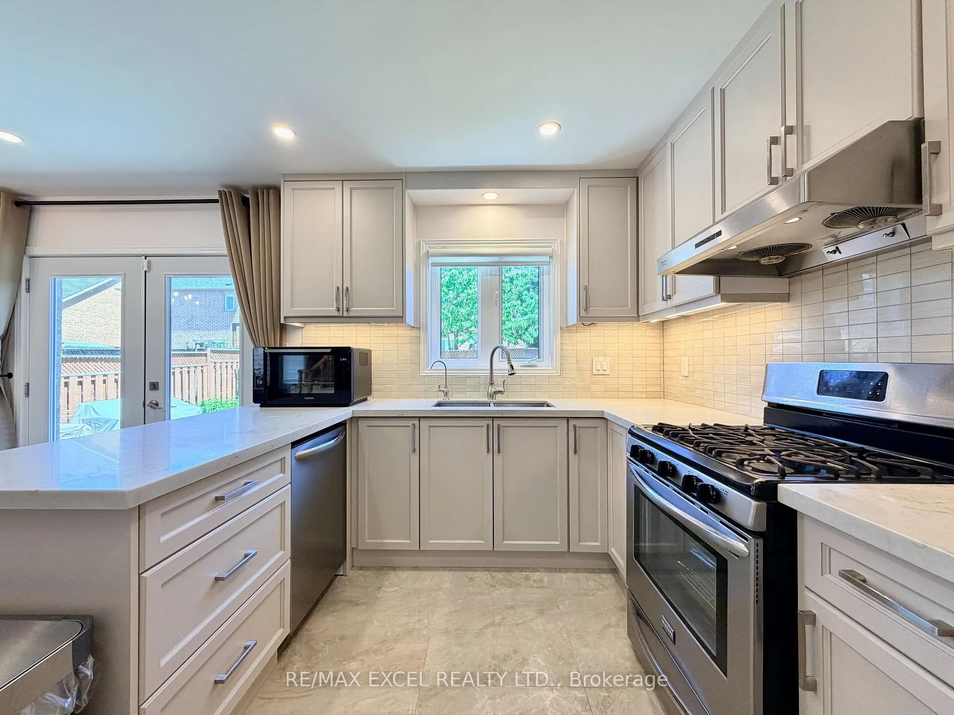 Photo 3 of 81 Alfred Paterson Drive, Markham, Greensborough — HOMEH