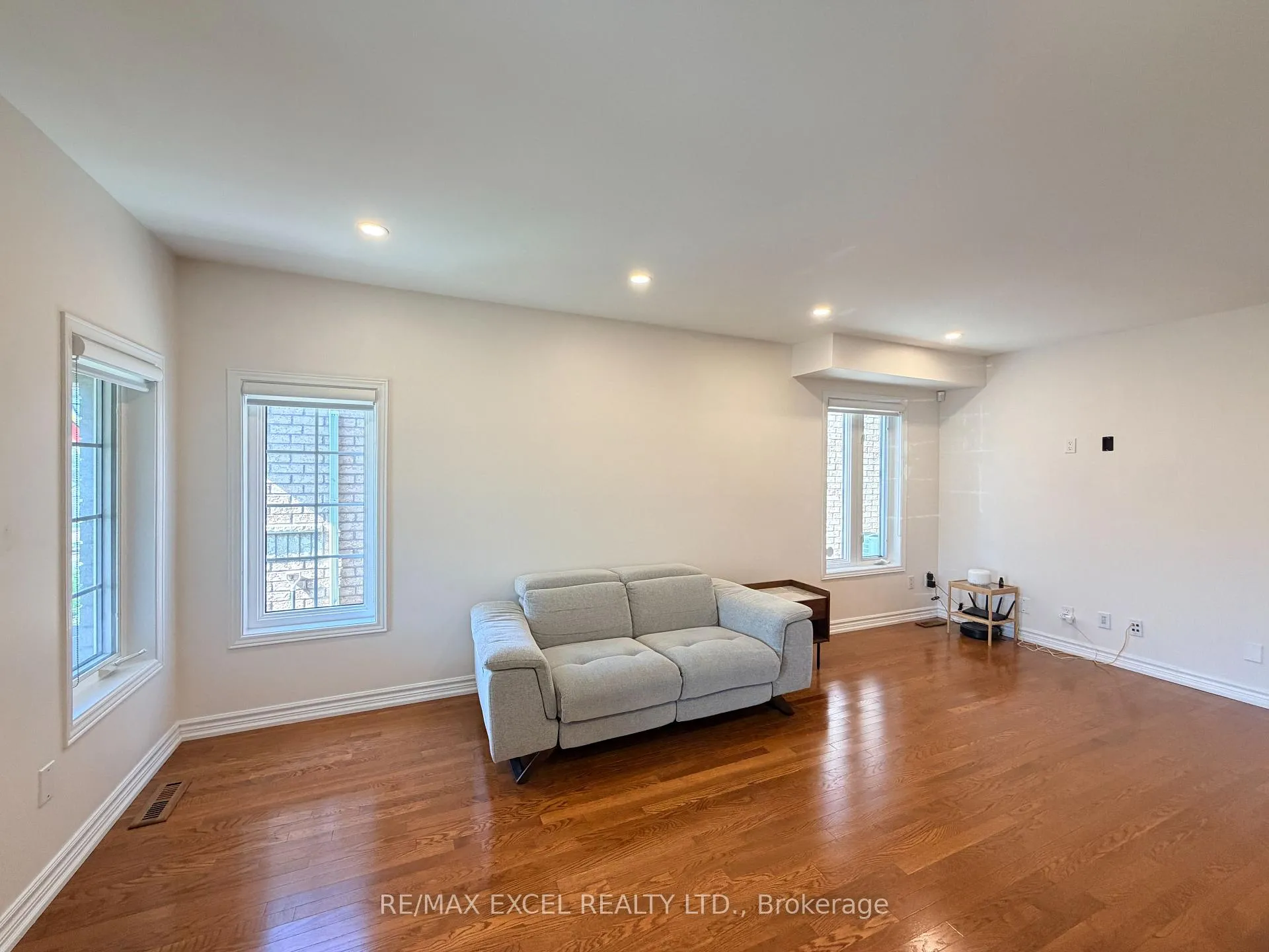 Photo 8 of 81 Alfred Paterson Drive, Markham, Greensborough — HOMEH