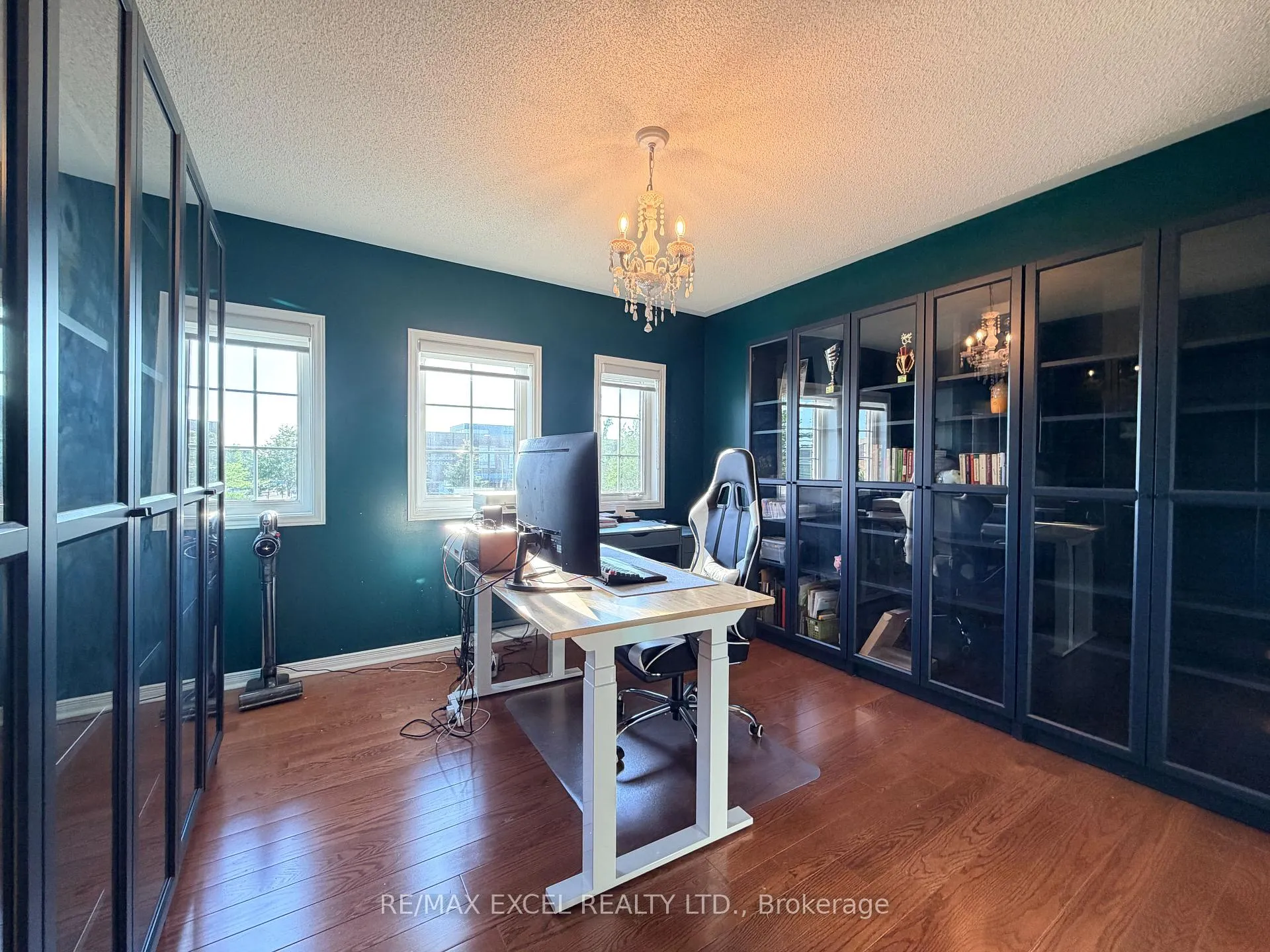 Photo 11 of 81 Alfred Paterson Drive, Markham, Greensborough — HOMEH