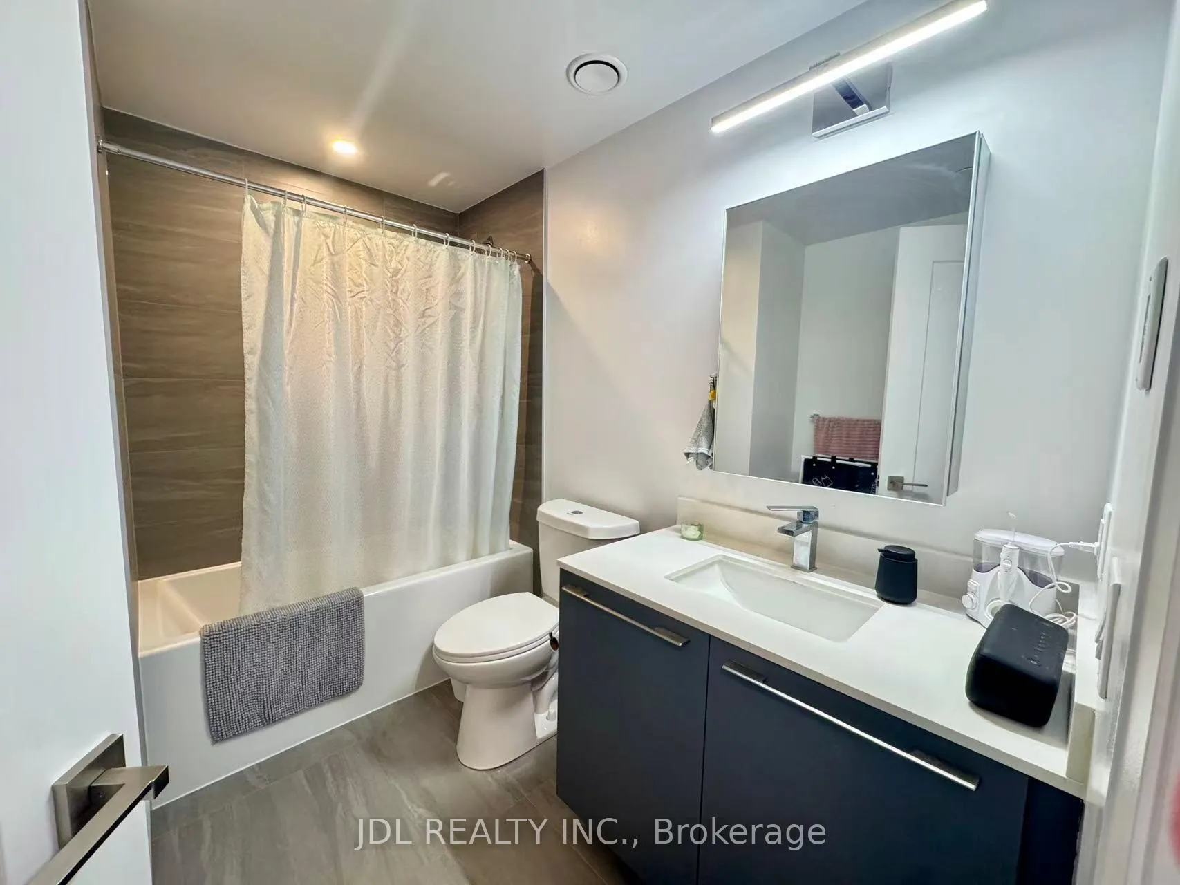 Photo 10 of Unit 1906, 8 Water Walk Drive, Markham, Unionville — HOMEH