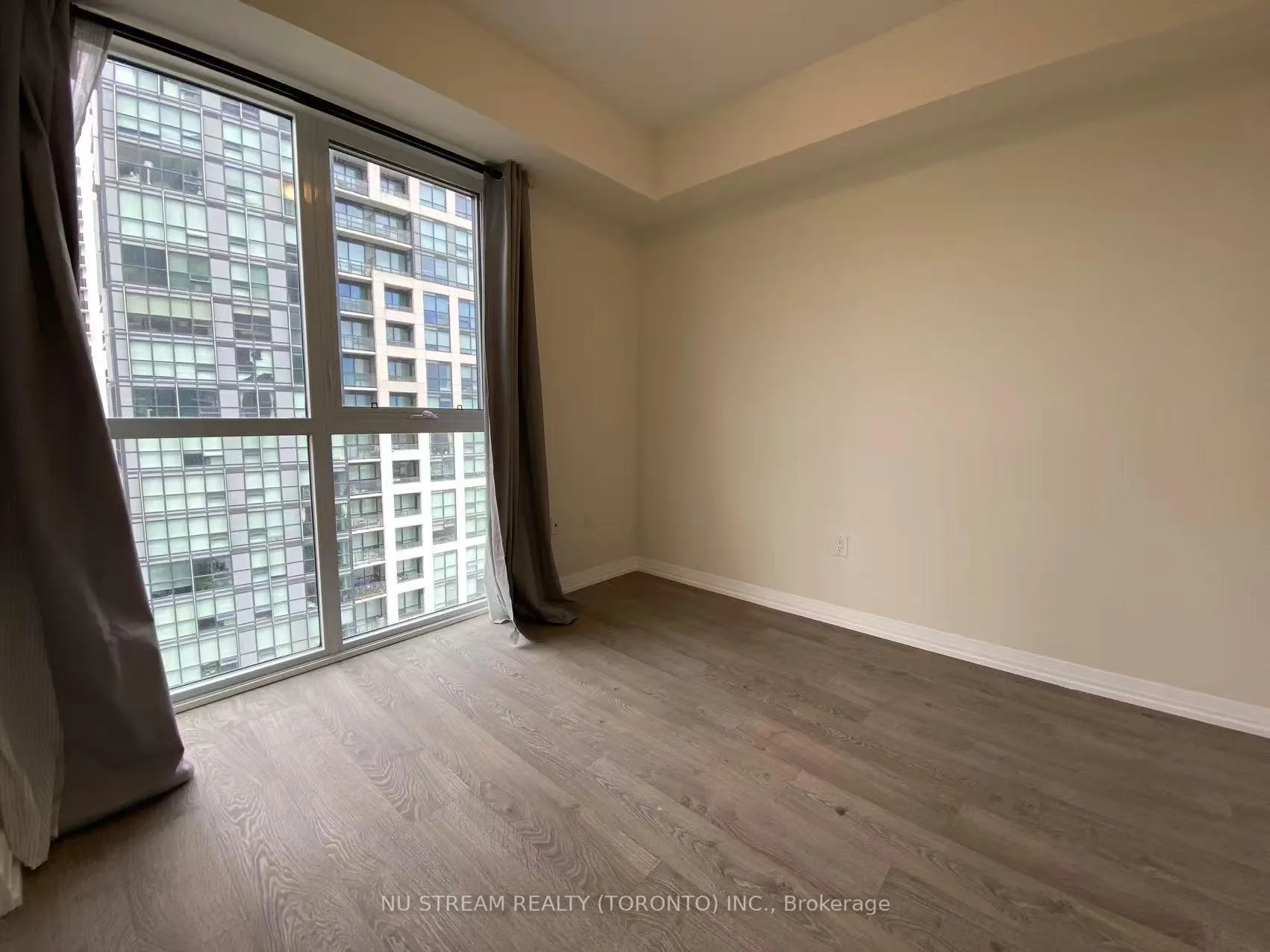 Photo 2 of 50 Thomas Riley Road, Etobicoke, Islington-City Centre West — HOMEH