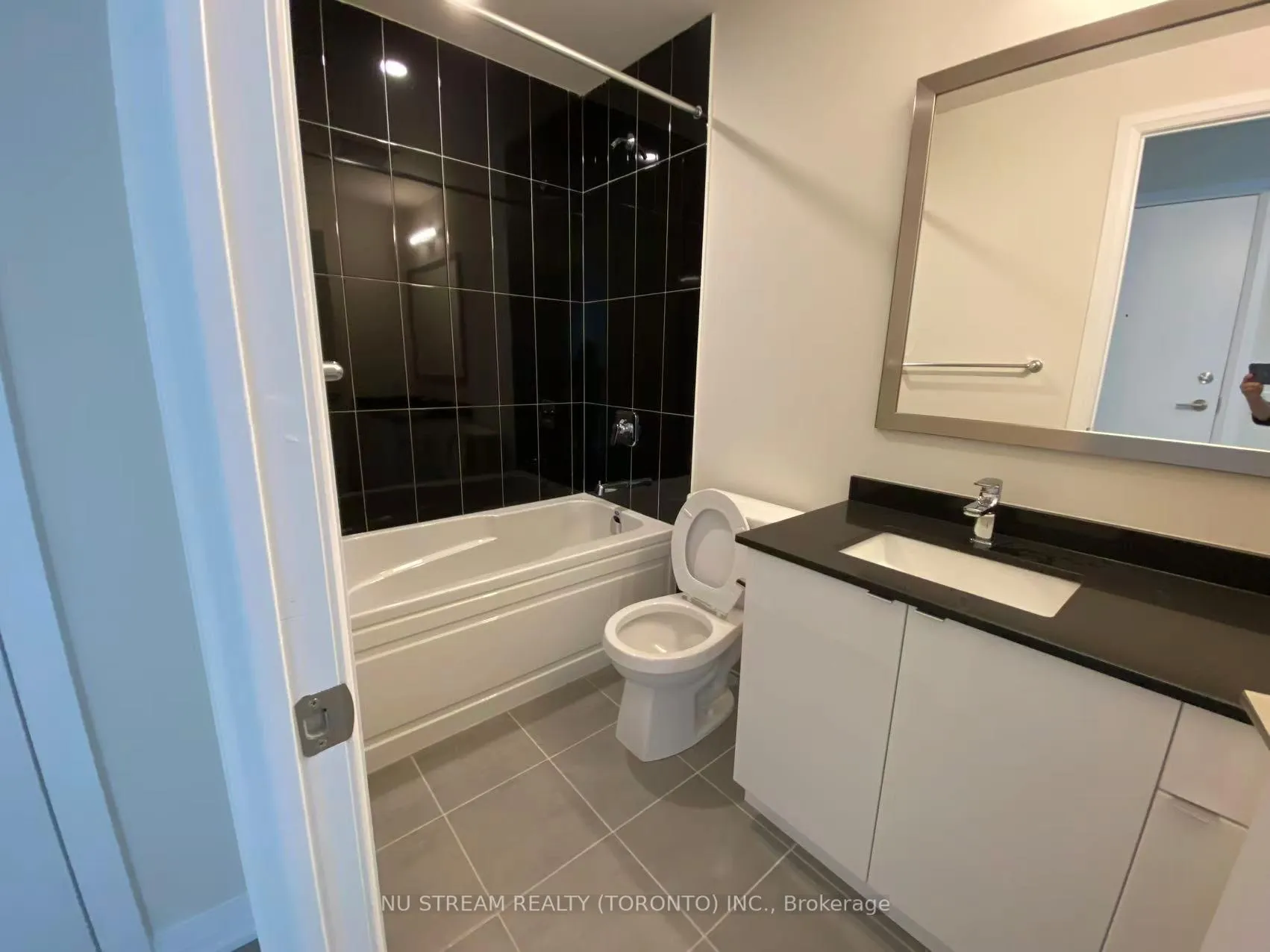 Photo 6 of 50 Thomas Riley Road, Etobicoke, Islington-City Centre West — HOMEH