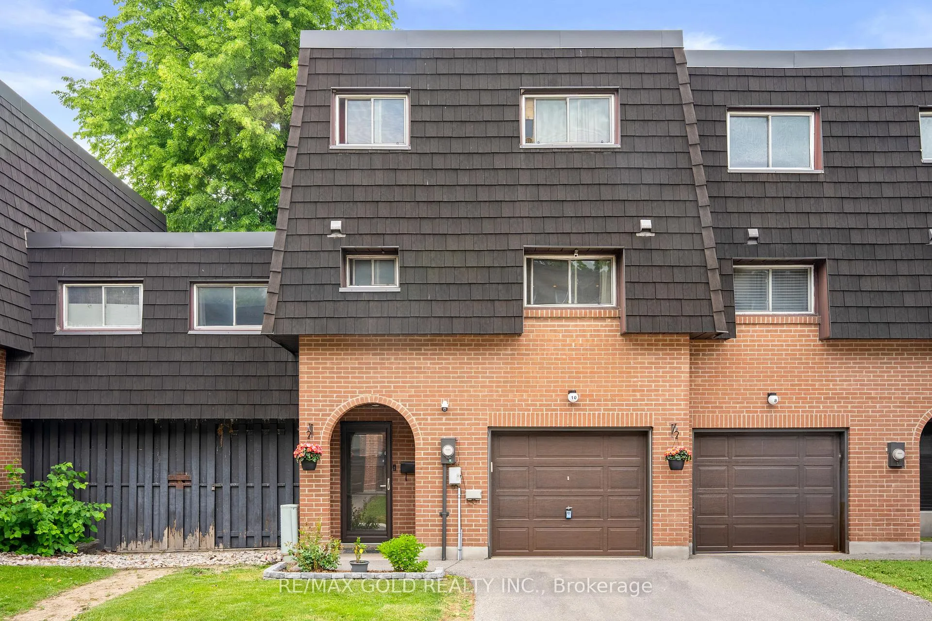 Photo 1 of 10 Darras Court, Brampton, Southgate — HOMEH