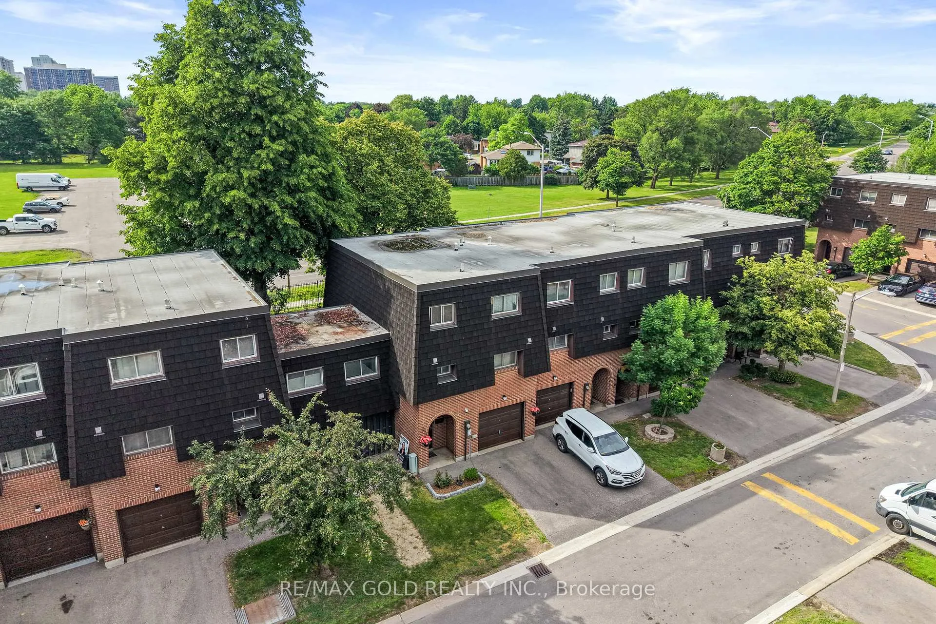 Photo 4 of 10 Darras Court, Brampton, Southgate — HOMEH