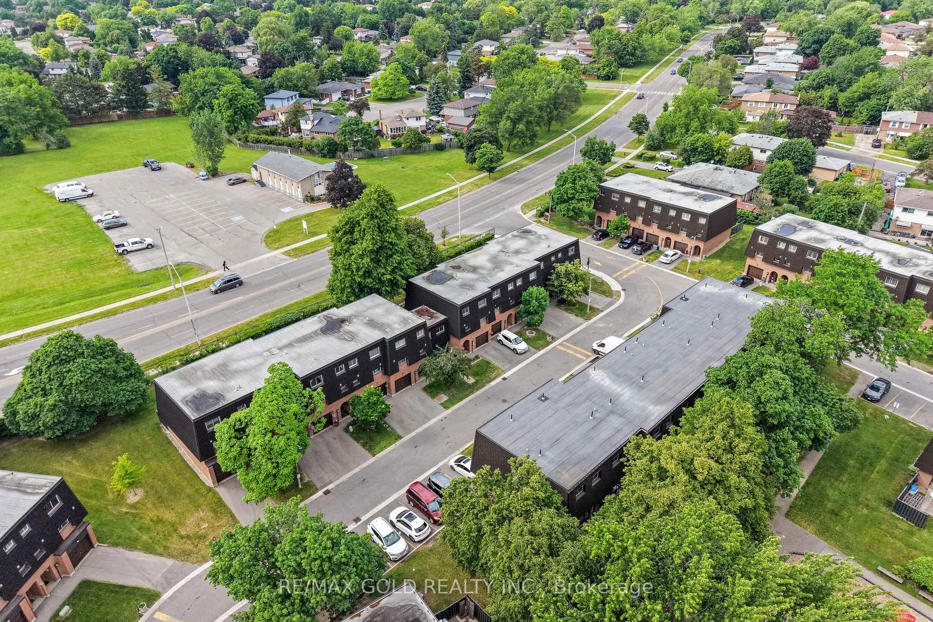 Photo 9 of 10 Darras Court, Brampton, Southgate — HOMEH
