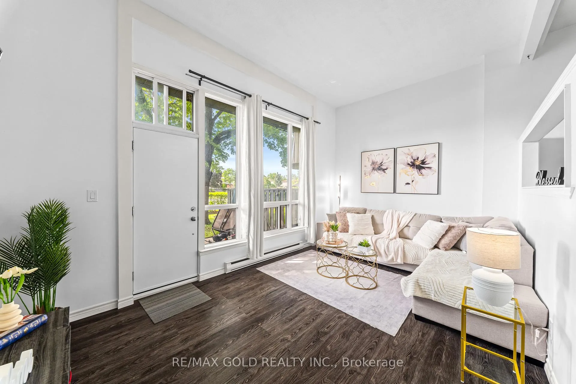 Photo 14 of 10 Darras Court, Brampton, Southgate — HOMEH