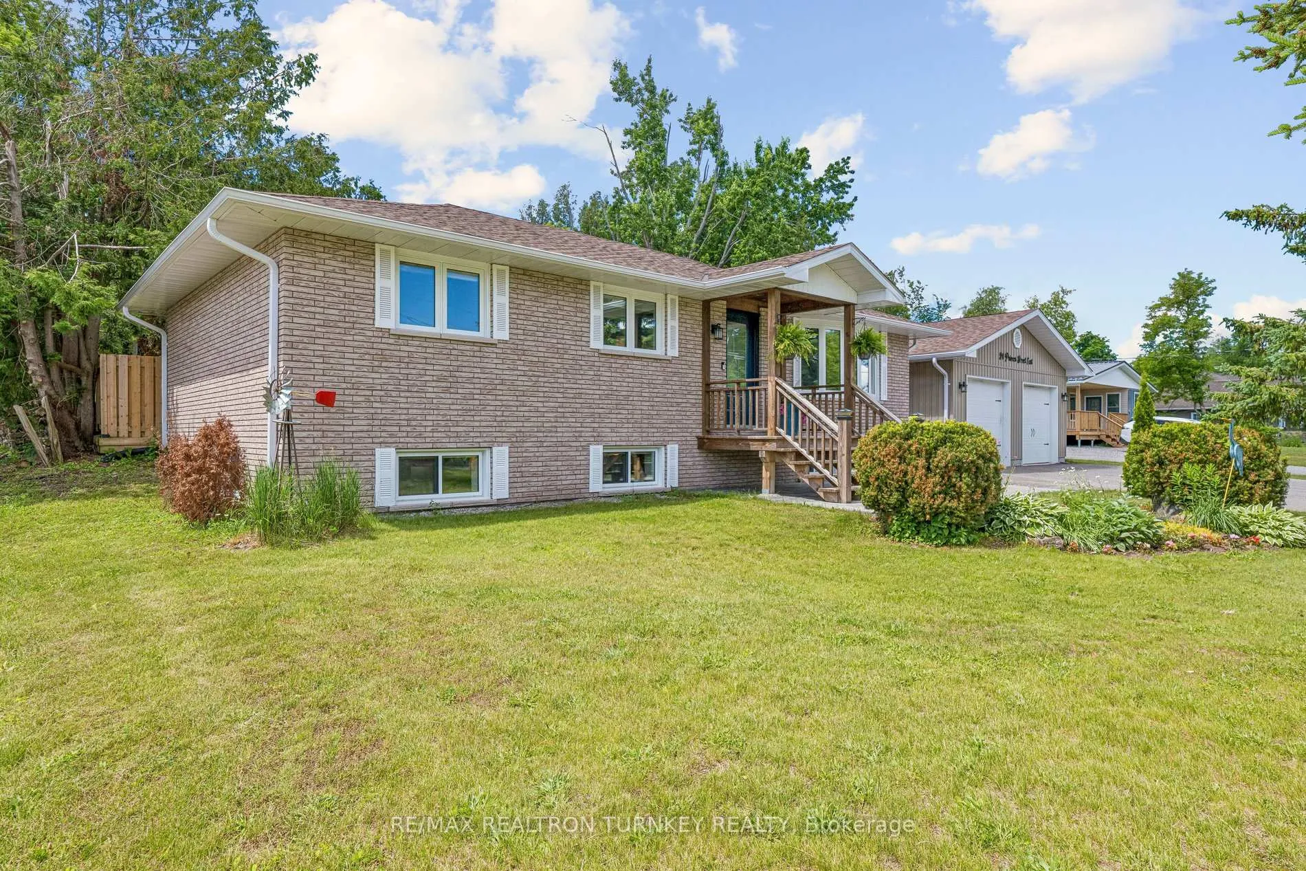 Photo 6 of 24 Princes' Street E, Kawartha Lakes, Fenelon Falls — HOMEH