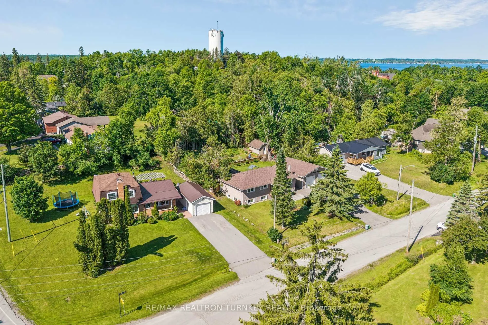 Photo 39 of 24 Princes' Street E, Kawartha Lakes, Fenelon Falls — HOMEH