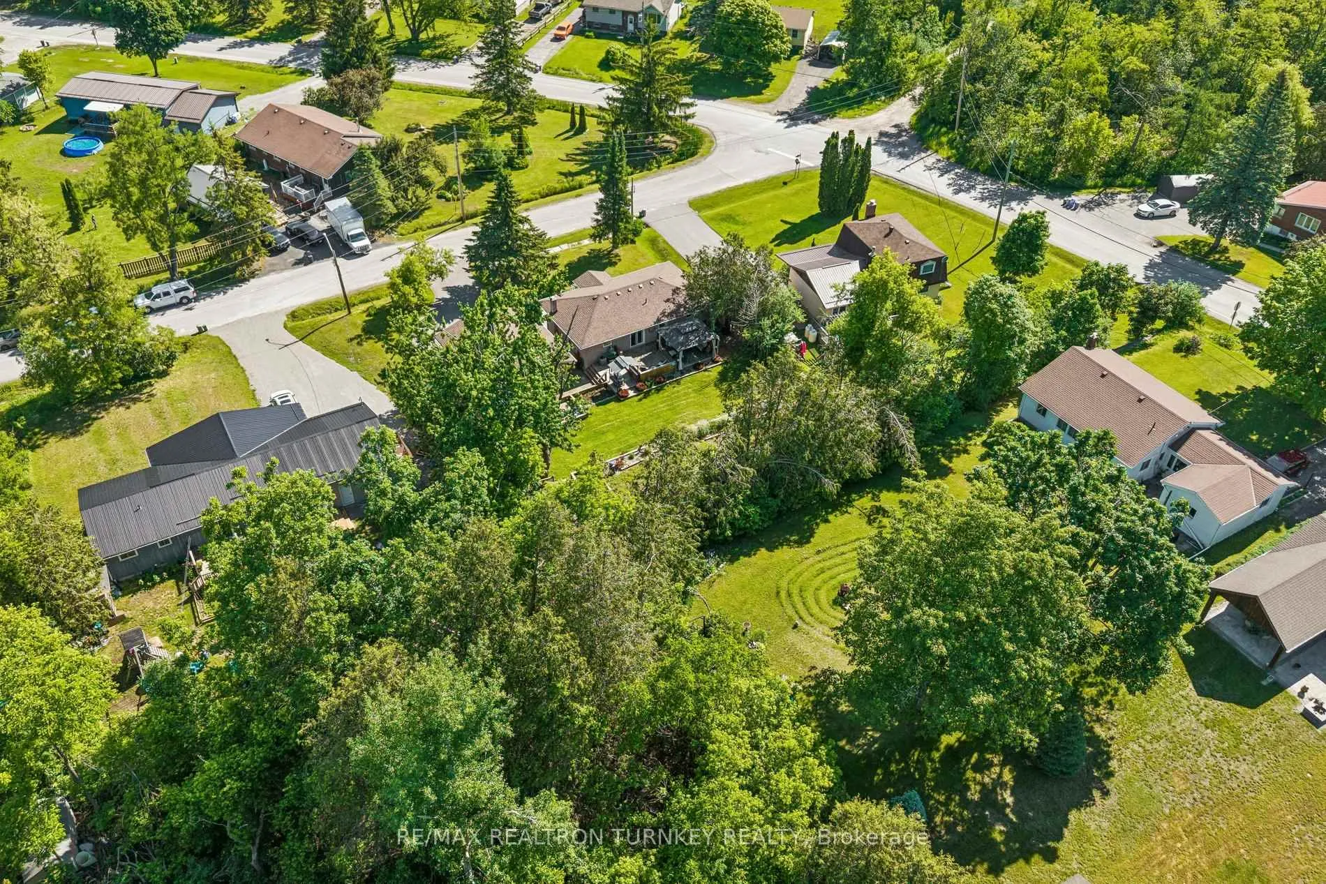 Photo 42 of 24 Princes' Street E, Kawartha Lakes, Fenelon Falls — HOMEH
