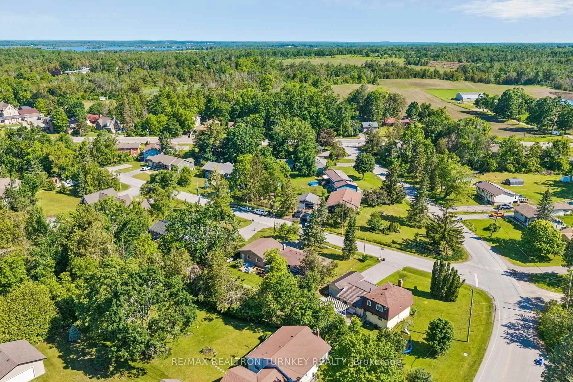 Photo 43 of 24 Princes' Street E, Kawartha Lakes, Fenelon Falls — HOMEH