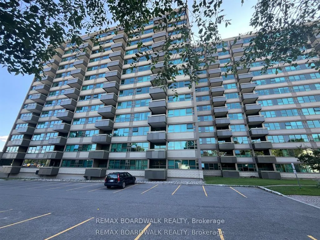 Photo 20 of Unit 403, 555 Brittany Drive, Ottawa, Viscount Alexander Park — HOMEH