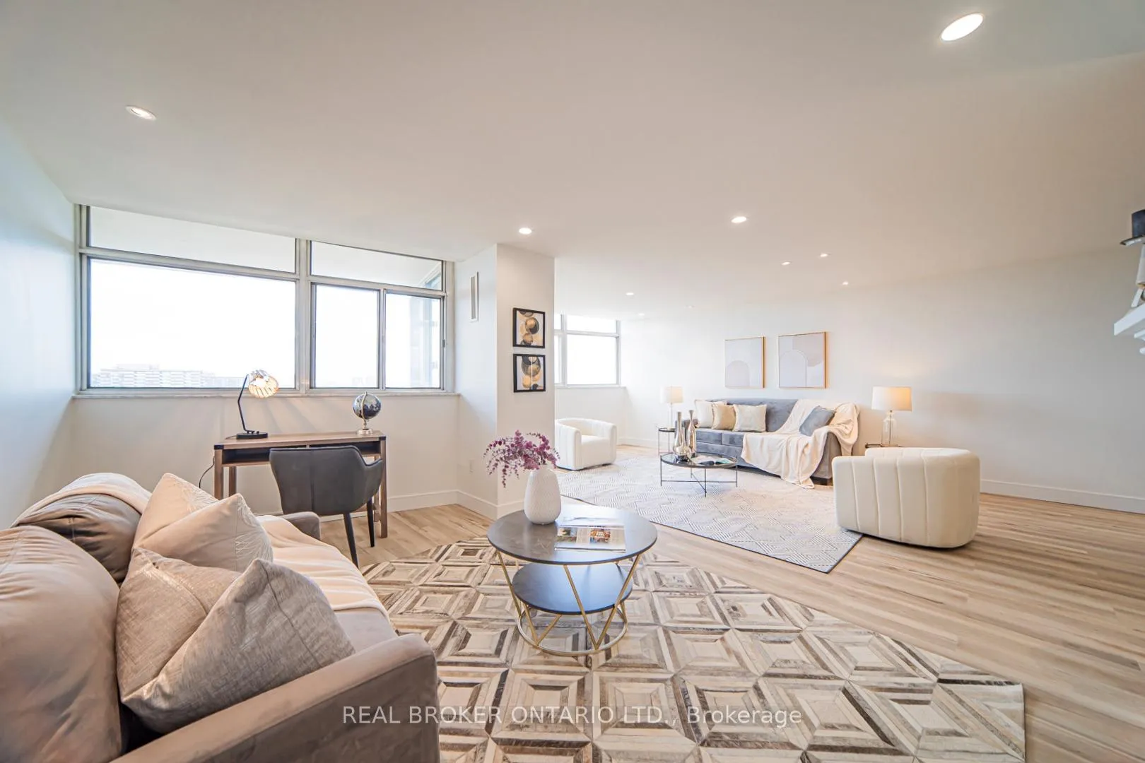Photo 5 of Unit 1901, 3151 Bridletowne Circle, Scarborough, L'Amoreaux — HOMEH