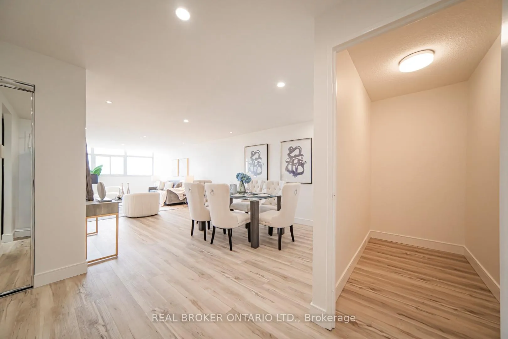 Photo 7 of Unit 1901, 3151 Bridletowne Circle, Scarborough, L'Amoreaux — HOMEH