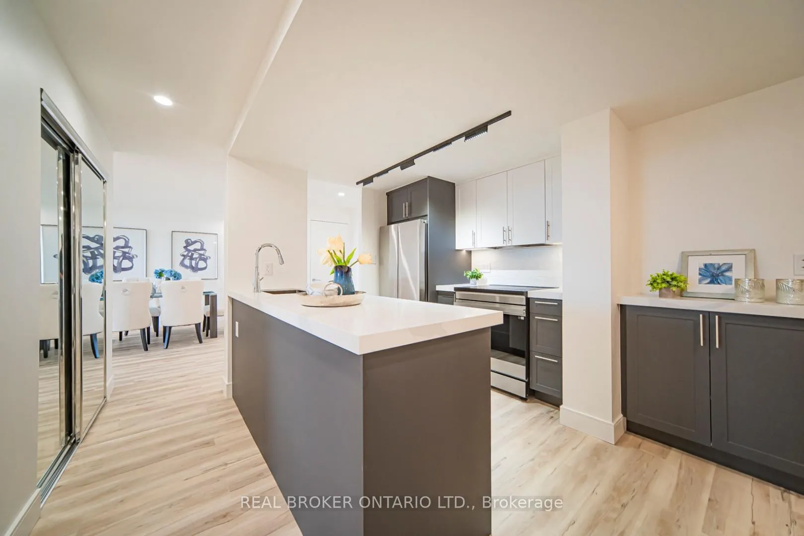 Photo 8 of Unit 1901, 3151 Bridletowne Circle, Scarborough, L'Amoreaux — HOMEH