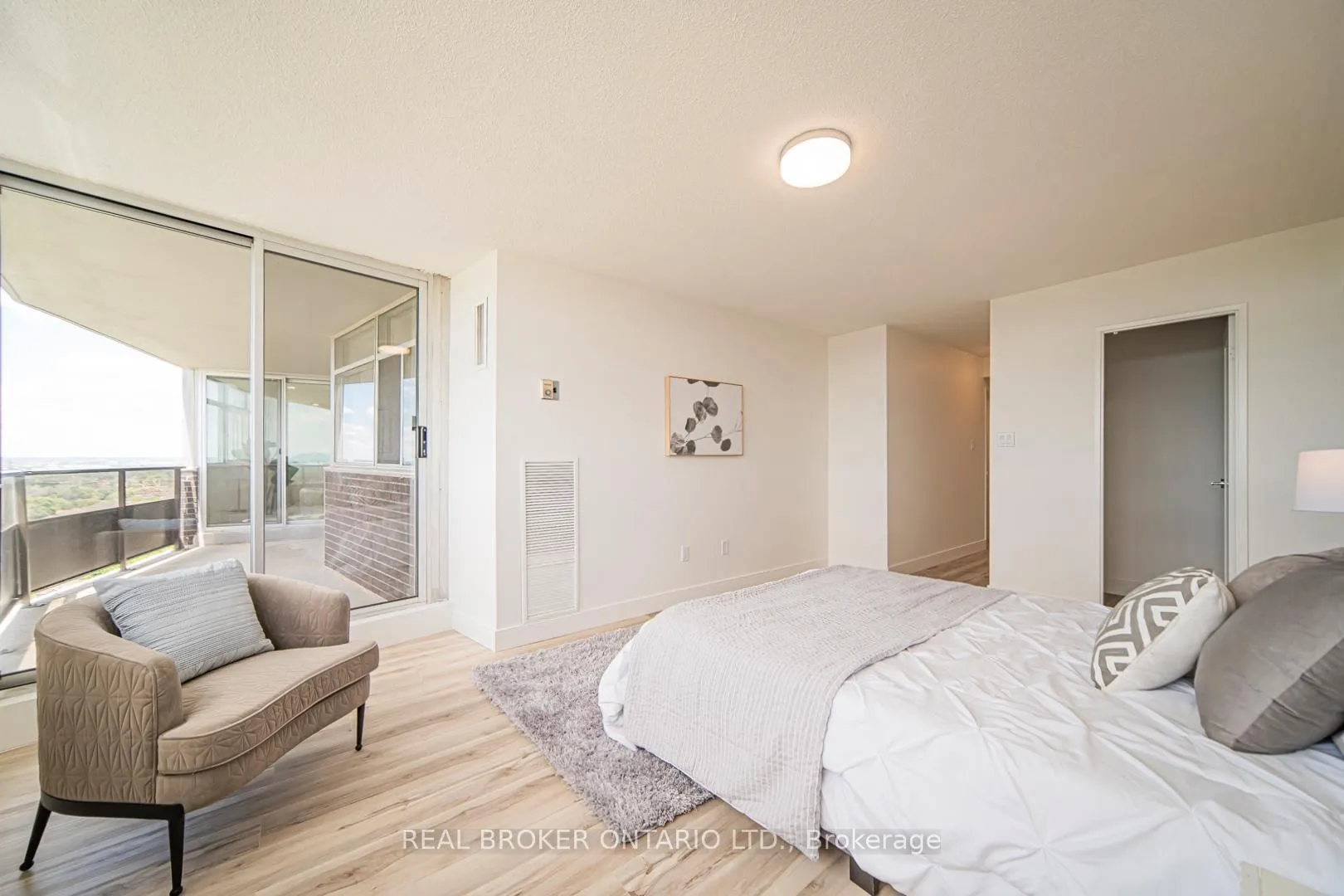 Photo 12 of Unit 1901, 3151 Bridletowne Circle, Scarborough, L'Amoreaux — HOMEH